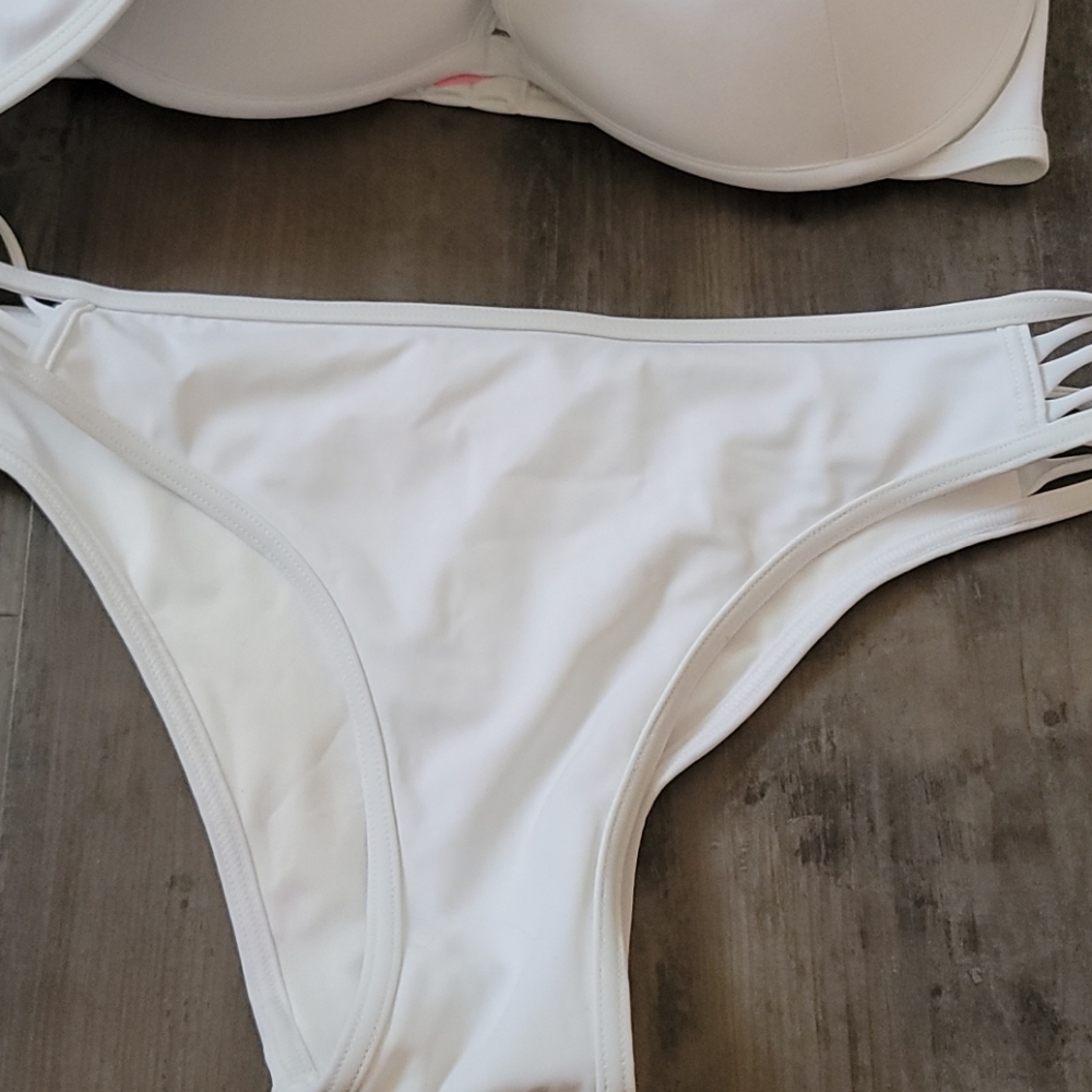 2 swimsuit tops one is 36c and the other is 34c